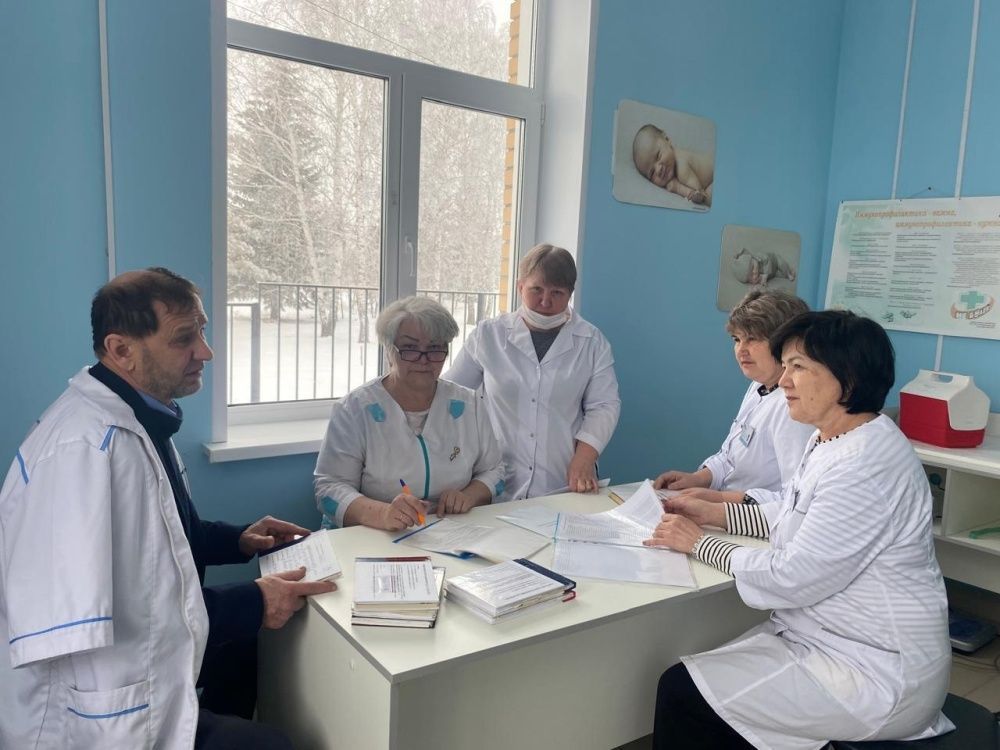 Выезд специалистов Толбазинской больницы в Таштамакский ФАП