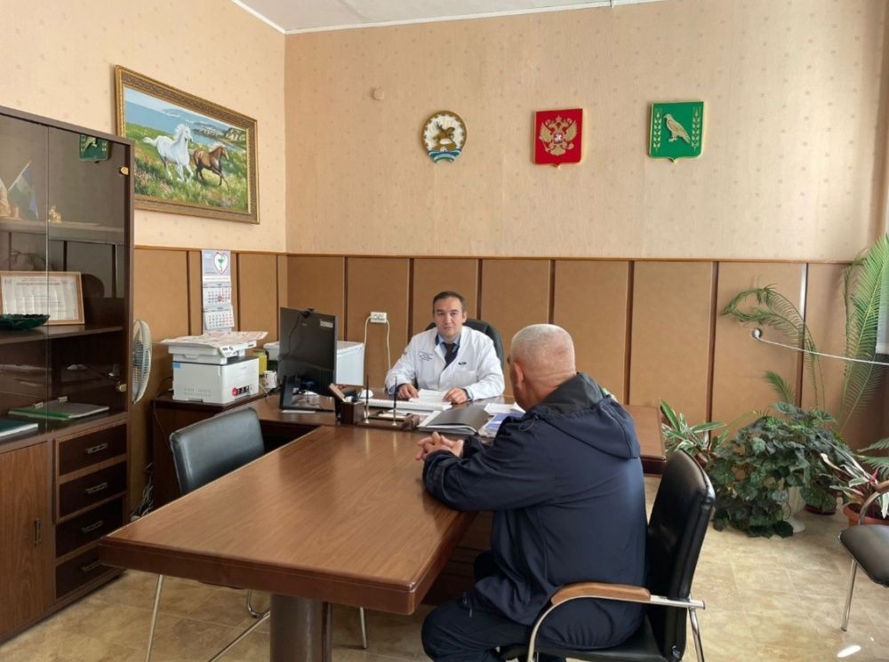 Главный врач Толбазинской ЦРБ Азат Замирович провёл личный прием граждан