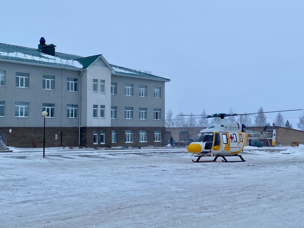 Экстренная эвакуация пациентки на вертолете санитарной авиации