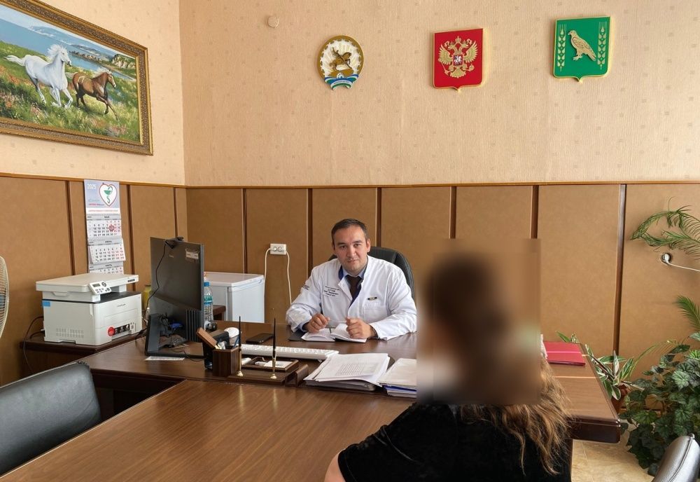 Сегодня состоялась встреча главного врача Толбазинской центральной районной больницы Кутуева Азата Замировича с жителями села