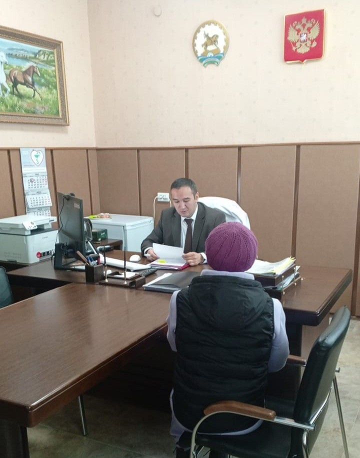 Вчера главный врач Азат Замирович Кутуев провёл личный приём жителей Аургазинского района